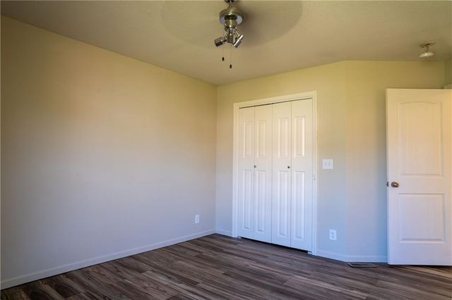 10760 N Laurel Avenue, Kansas City, MO 64157