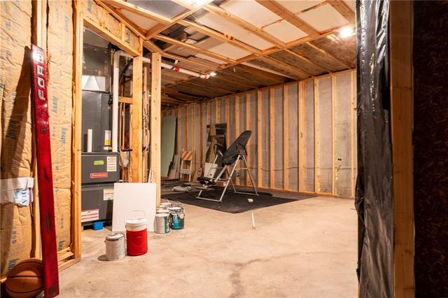 10760 N Laurel Avenue, Kansas City, MO 64157