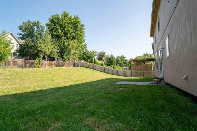 10760 N Laurel Avenue, Kansas City, MO 64157