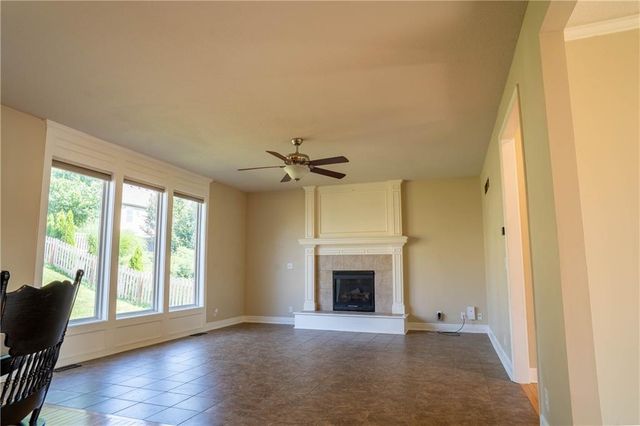 10760 N Laurel Avenue, Kansas City, MO 64157