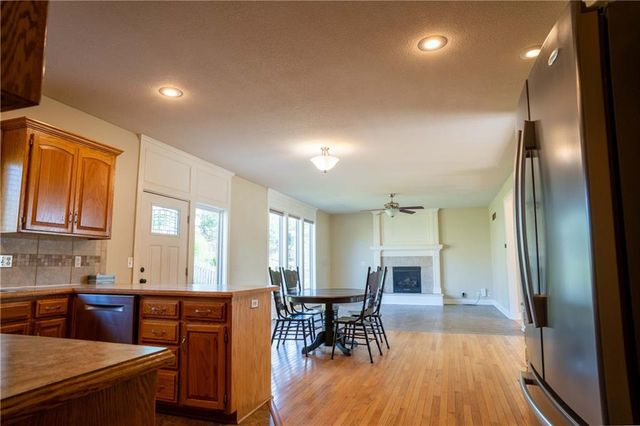 10760 N Laurel Avenue, Kansas City, MO 64157