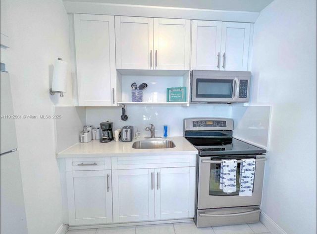 326 Wilson St 205, Hollywood, FL 33019