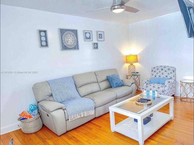 326 Wilson St 205, Hollywood, FL 33019