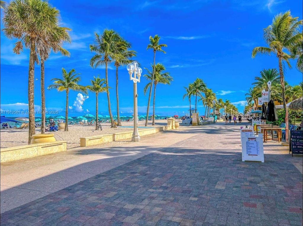 326 Wilson St 205, Hollywood, FL 33019