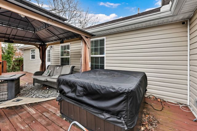 420 Thompkins Ln, Clarksville, TN 37043