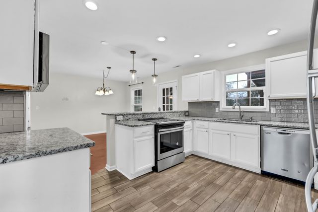 420 Thompkins Ln, Clarksville, TN 37043