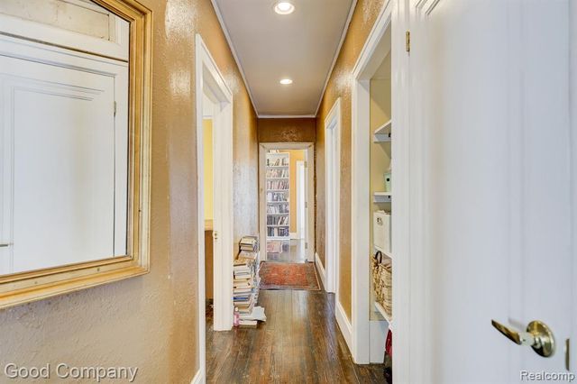 812 E George Avenue, Hazel Park, MI 48030
