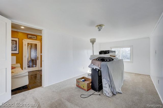 812 E George Avenue, Hazel Park, MI 48030