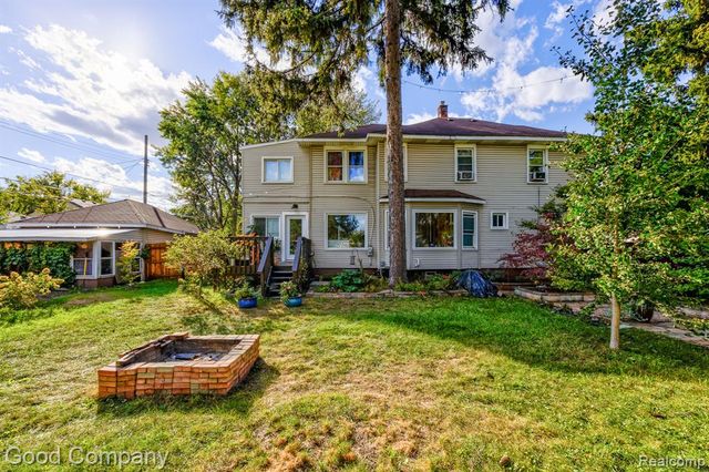 812 E George Avenue, Hazel Park, MI 48030