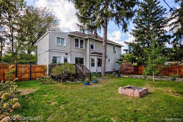 812 E George Avenue, Hazel Park, MI 48030
