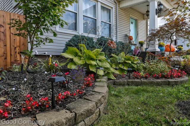 812 E George Avenue, Hazel Park, MI 48030