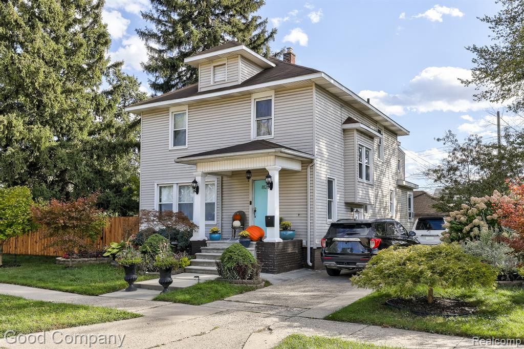 812 E George Avenue, Hazel Park, MI 48030