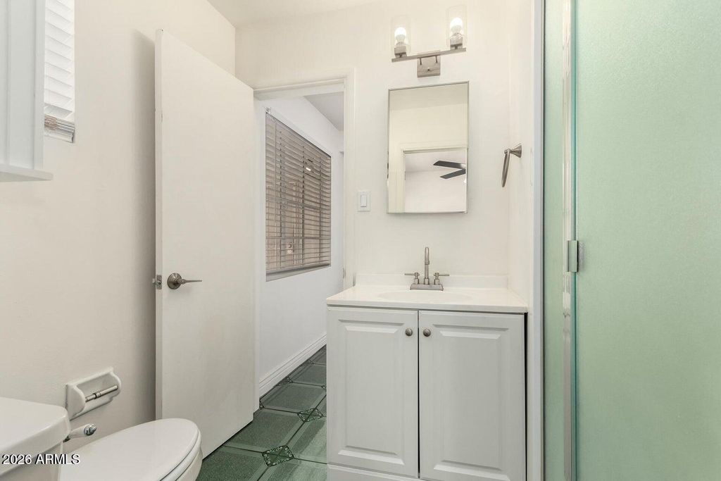 Image 13 of property listing at 5635 N 35TH Drive, Phoenix, AZ 85019