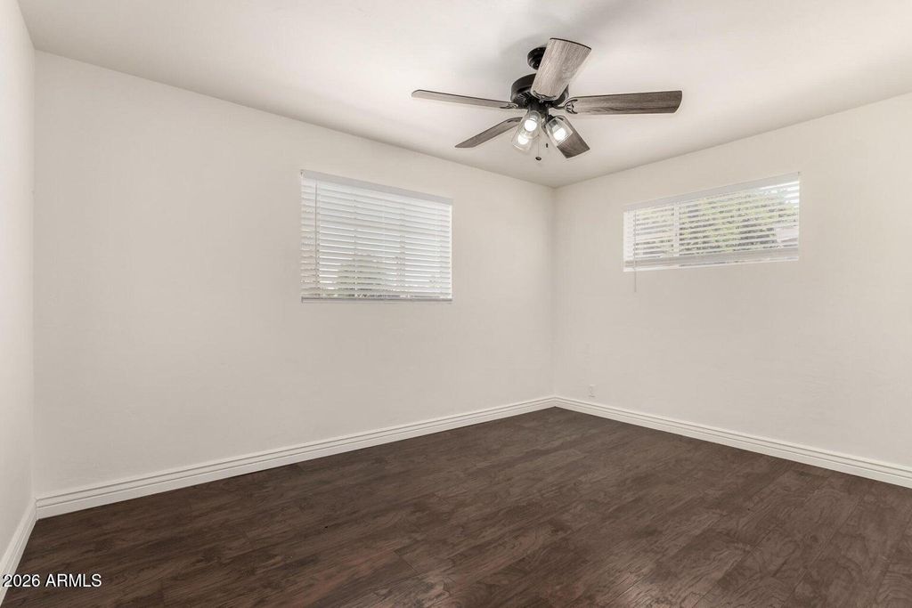Image 16 of property listing at 5635 N 35TH Drive, Phoenix, AZ 85019