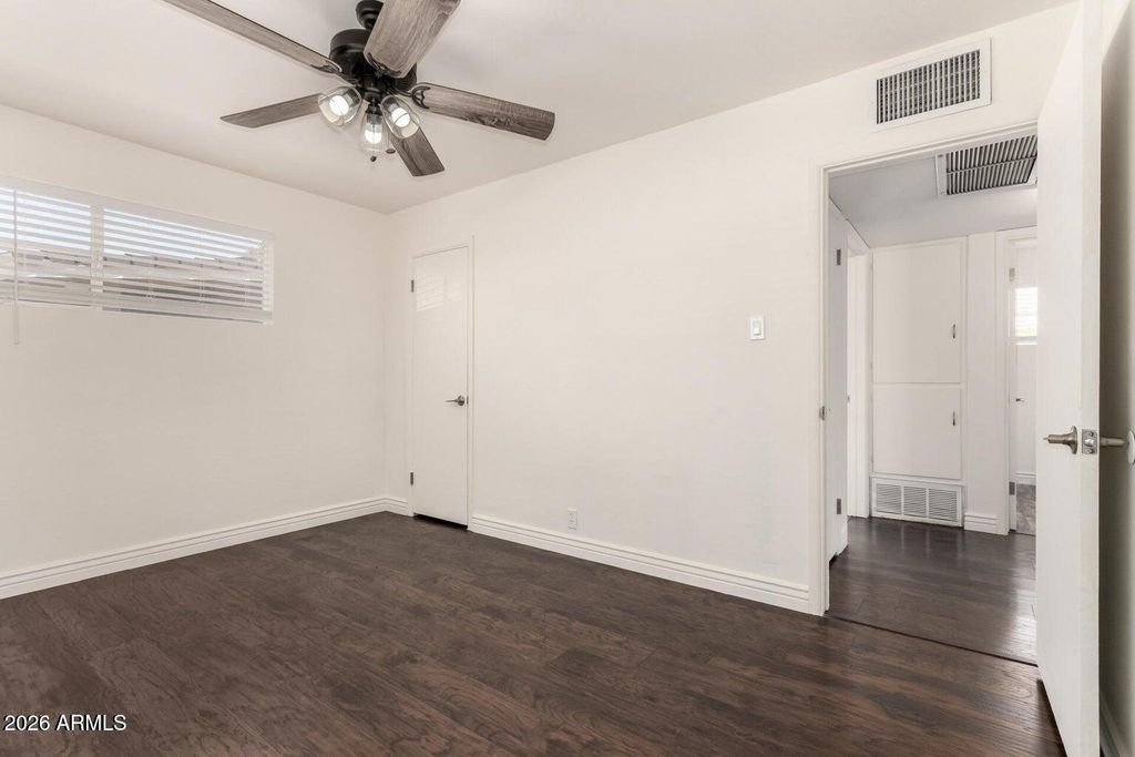 Image 17 of property listing at 5635 N 35TH Drive, Phoenix, AZ 85019