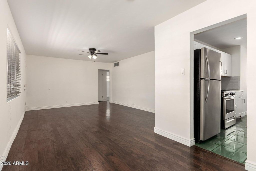 Image 6 of property listing at 5635 N 35TH Drive, Phoenix, AZ 85019