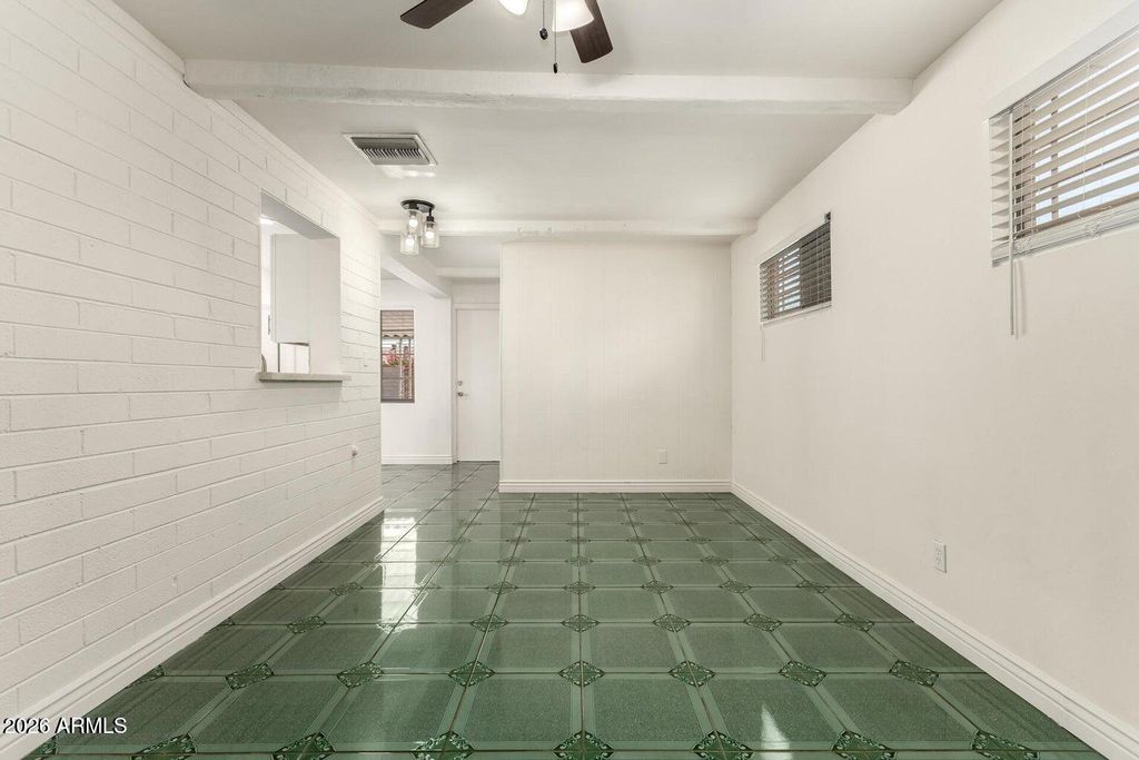 Image 7 of property listing at 5635 N 35TH Drive, Phoenix, AZ 85019