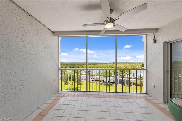 13105 Vanderbilt DR 502, Naples, FL 34110