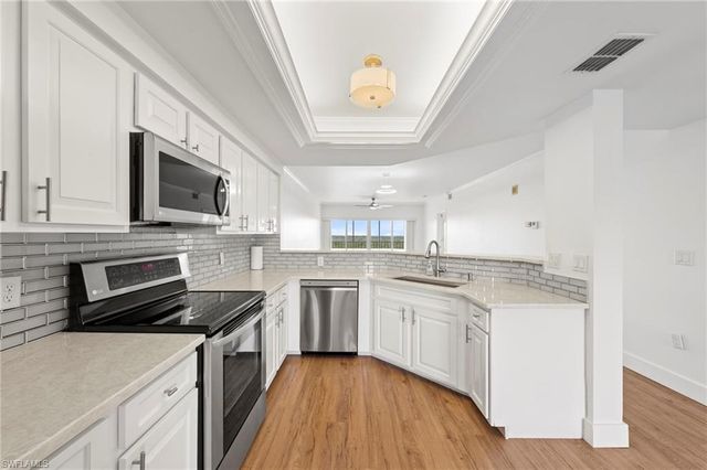 13105 Vanderbilt DR 502, Naples, FL 34110