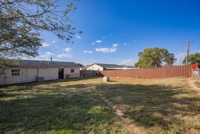 2714 OAK Drive, Amarillo, TX 79107