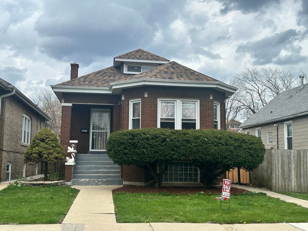 Image 1 of property listing at 4722 W Altgeld Street, Chicago, IL 60639