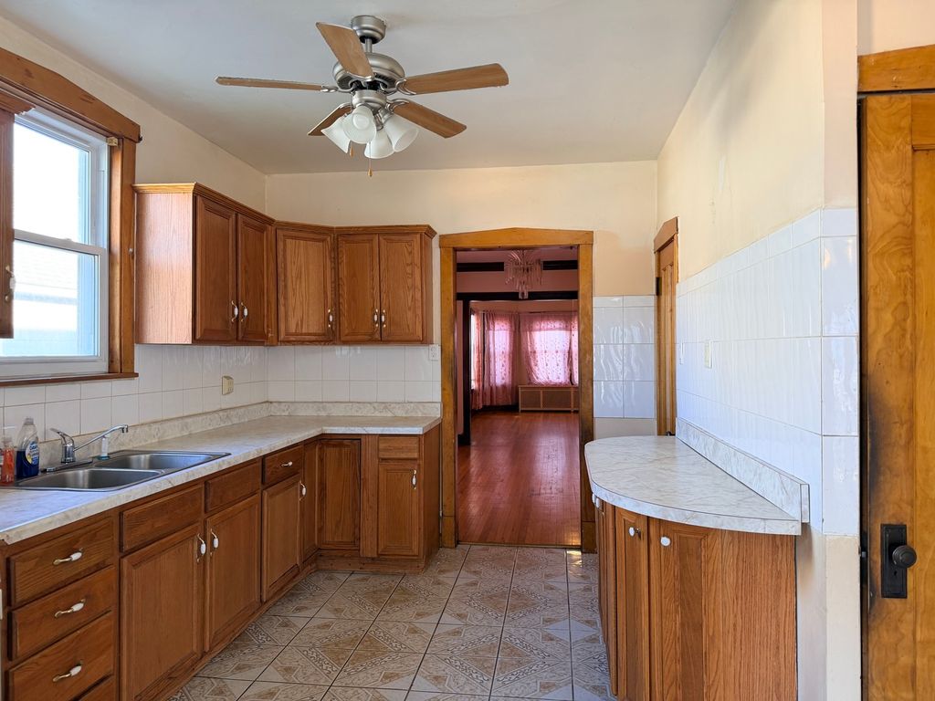 Image 6 of property listing at 4722 W Altgeld Street, Chicago, IL 60639