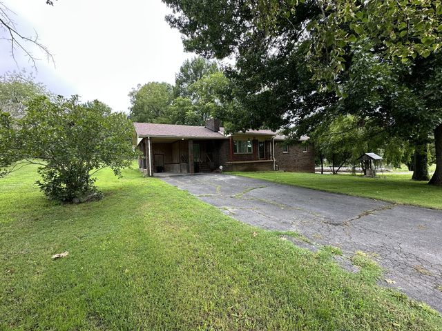 148 Maple St, Gordonsville, TN 38563
