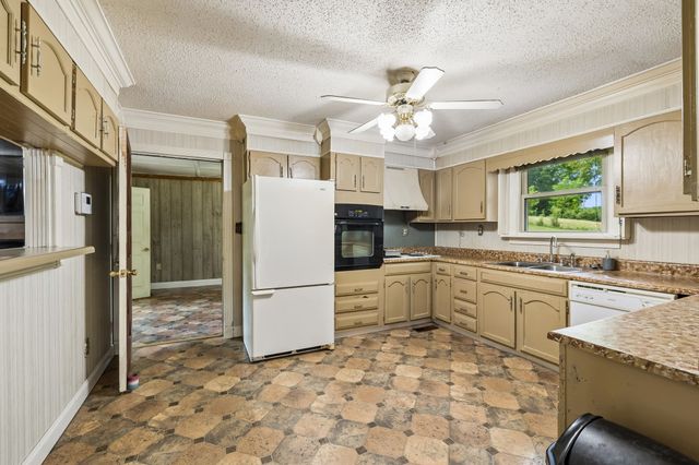 148 Maple St, Gordonsville, TN 38563