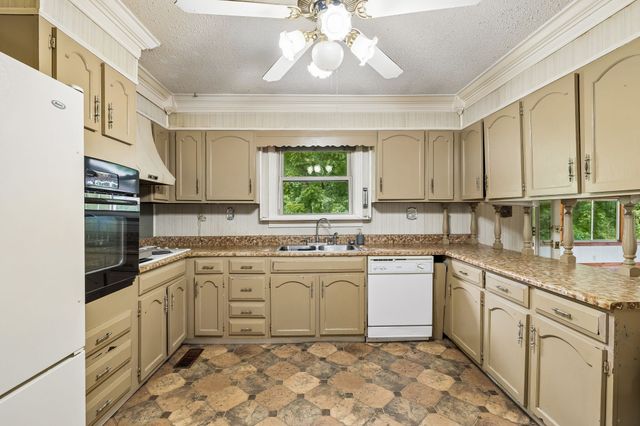 148 Maple St, Gordonsville, TN 38563