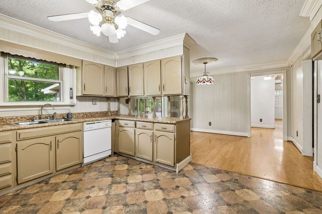 148 Maple St, Gordonsville, TN 38563