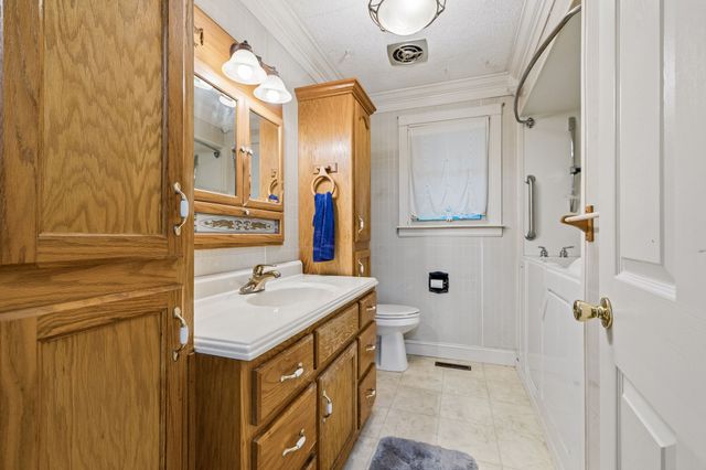 148 Maple St, Gordonsville, TN 38563