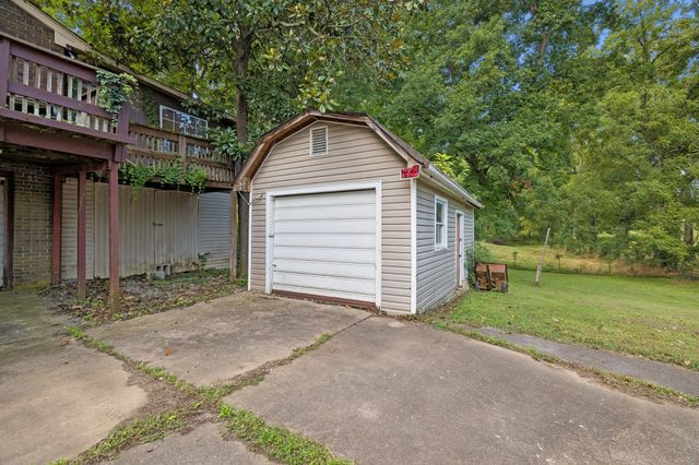 148 Maple St, Gordonsville, TN 38563