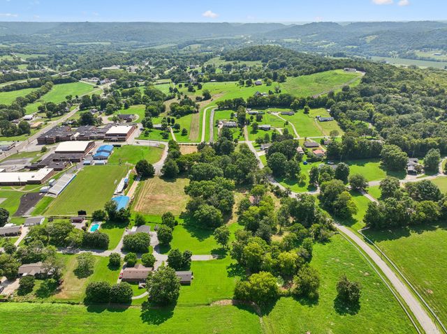 148 Maple St, Gordonsville, TN 38563