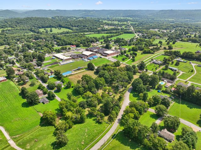 148 Maple St, Gordonsville, TN 38563