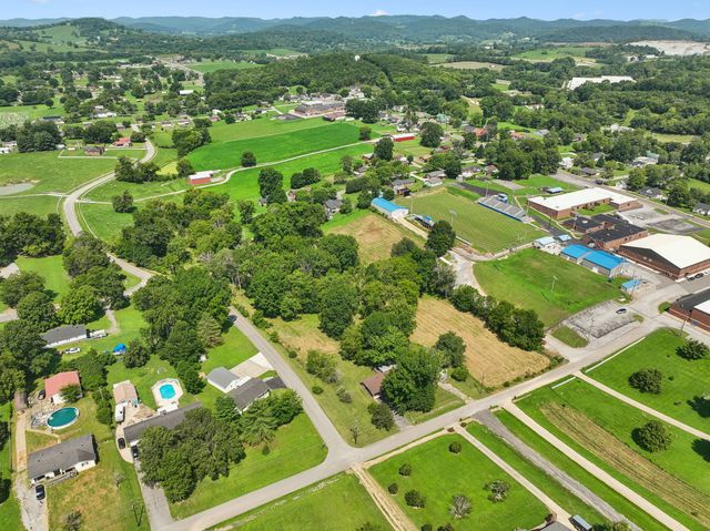 148 Maple St, Gordonsville, TN 38563
