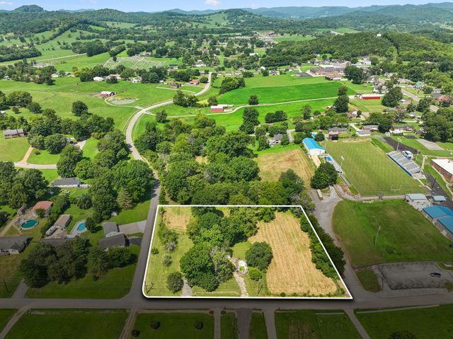 148 Maple St, Gordonsville, TN 38563