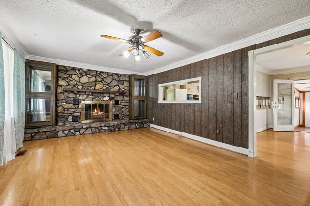 148 Maple St, Gordonsville, TN 38563