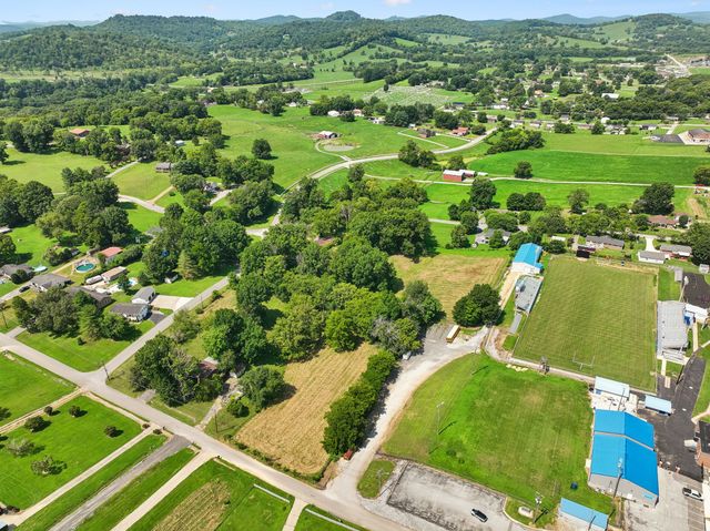 148 Maple St, Gordonsville, TN 38563