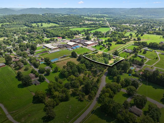 148 Maple St, Gordonsville, TN 38563