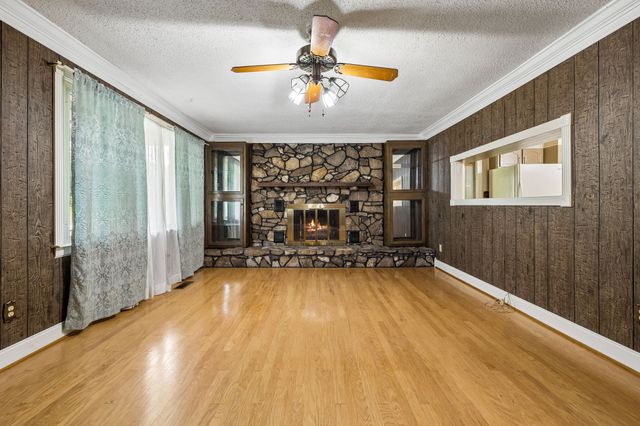 148 Maple St, Gordonsville, TN 38563
