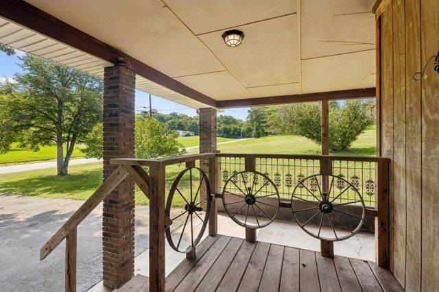148 Maple St, Gordonsville, TN 38563