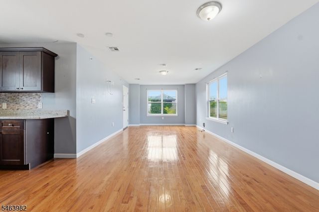 572 S 11Th St, Newark City, NJ 07103