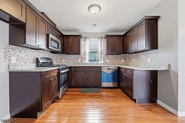 572 S 11Th St, Newark City, NJ 07103