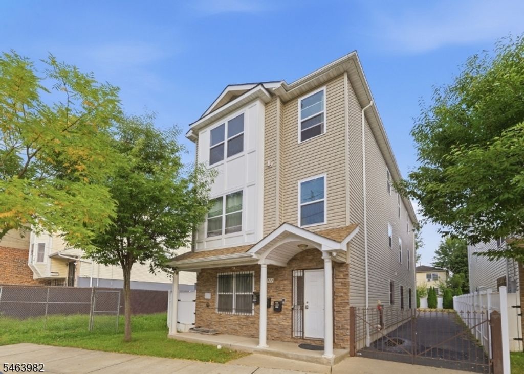 572 S 11Th St, Newark City, NJ 07103