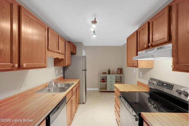 1002 Donard Park Ave, Louisville, KY 40218