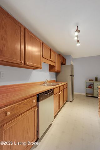 1002 Donard Park Ave, Louisville, KY 40218