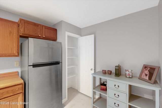 1002 Donard Park Ave, Louisville, KY 40218