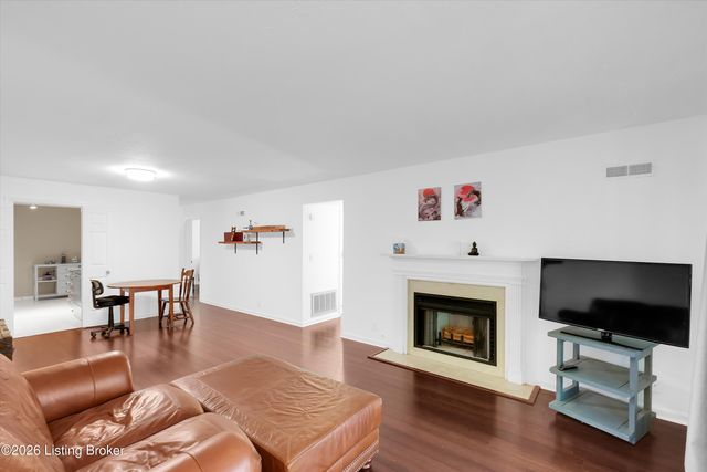 1002 Donard Park Ave, Louisville, KY 40218