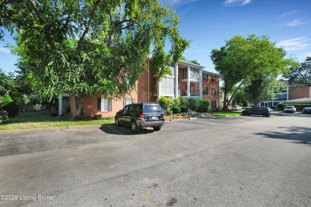 1002 Donard Park Ave, Louisville, KY 40218