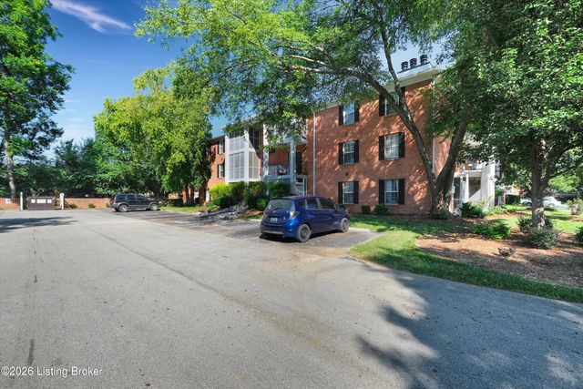 1002 Donard Park Ave, Louisville, KY 40218